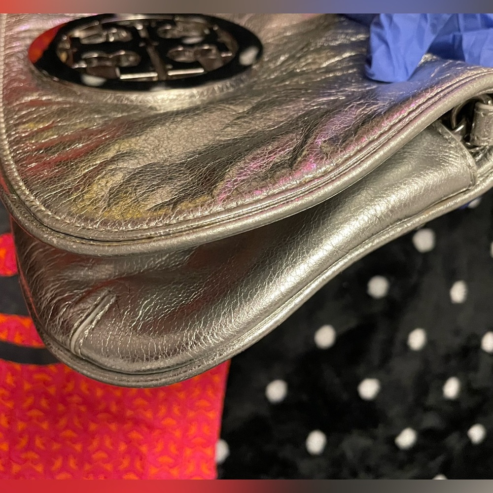 Authentic Tory Burch Silver Over Shoulder/Clutch … - image 6